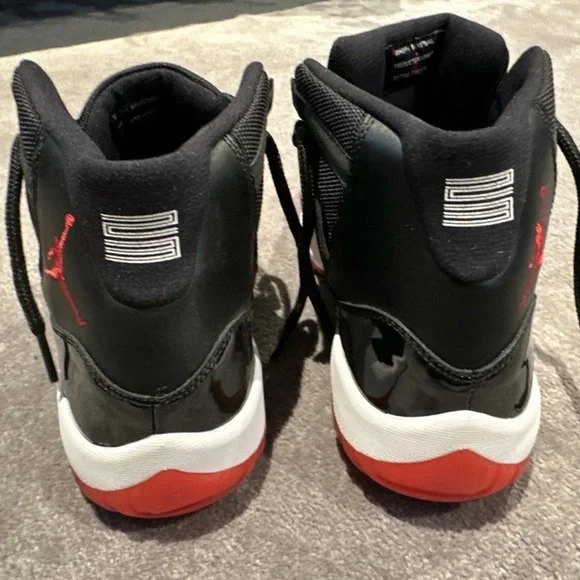 Jordan 11 “bred” 2012 release, size 11 never worn ! - Picture 5 of 14